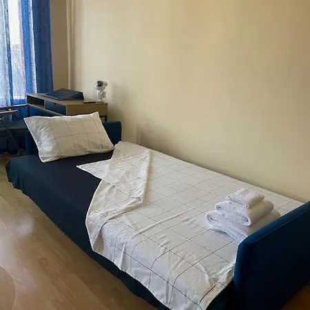 Apartament Lovita With A Garage *