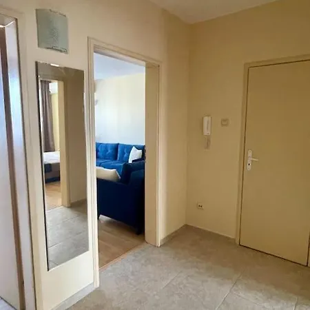 Lovita With A Garage * Várna