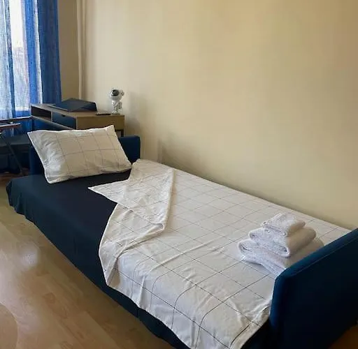 Apartament Lovita With A Garage *