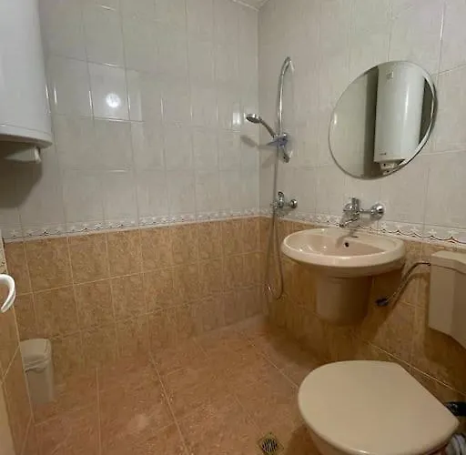 Lovita With A Garage Apartament