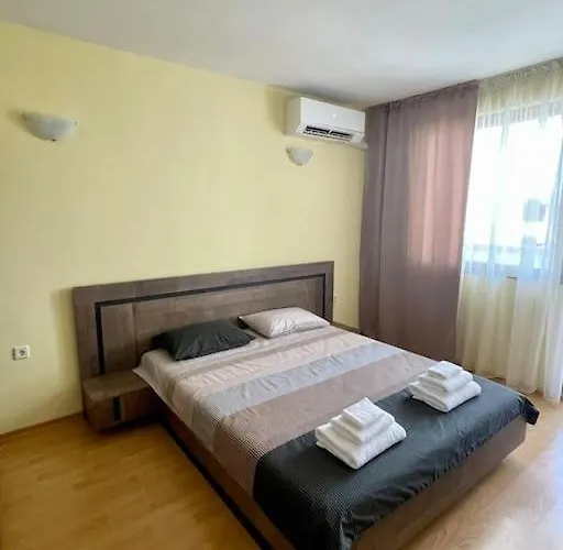 Lovita With A Garage Apartament *