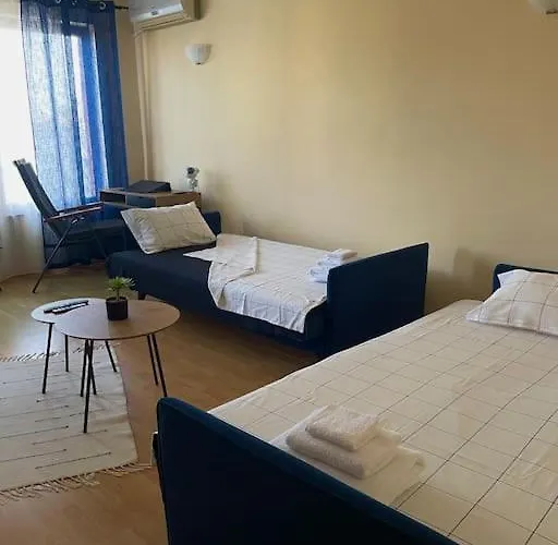 Lovita With A Garage Apartament